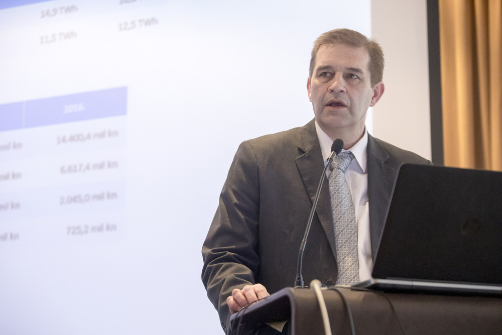 180405 4.strateška konferenca elektrodistribucije_foto.miha.fras_532